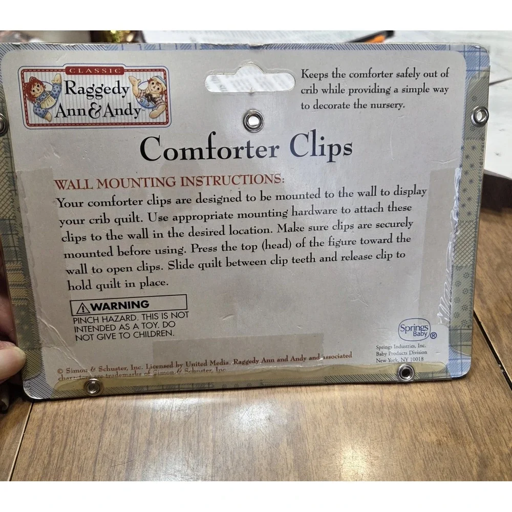 Vintage Raggedy Ann Comforter Clips Wall Decor Hanging Decor‎